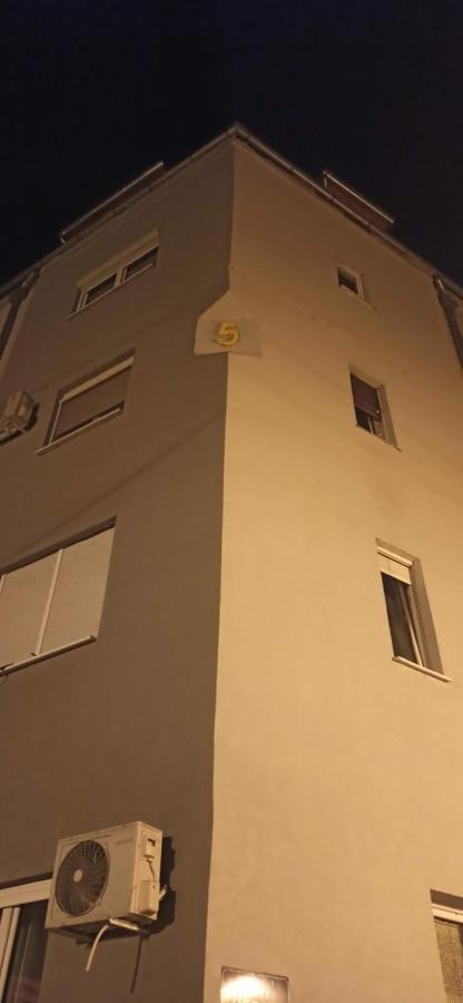 Malac-New Equipped Studio Apartment Within The City Core 诺威萨 外观 照片